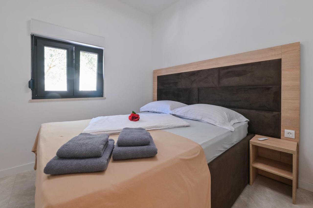 Villa Ami Kustići Buitenkant foto